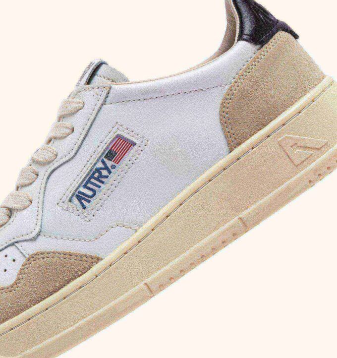 BASKETS MEDALIST LOW EN CUIR BLANC ET NOIR ET DAIM BEIGE