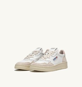 BASKETS MEDALIST LOW EN CUIR BLANC ET POWDER ET DAIM BEIGE
