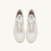 BASKETS MEDALIST LOW EN CUIR BLANC ET ROSE