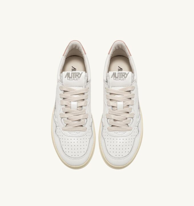 BASKETS MEDALIST LOW EN CUIR BLANC ET ROSE