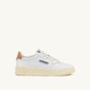 BASKETS MEDALIST LOW EN CUIR BLANC ET SANDSTORM BASKETS MEDALIST LOW EN CUIR BLANC ET SANDSTORM