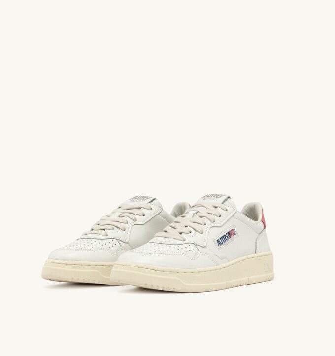 BASKETS MEDALIST LOW EN CUIR BLANC ET TEAROSE