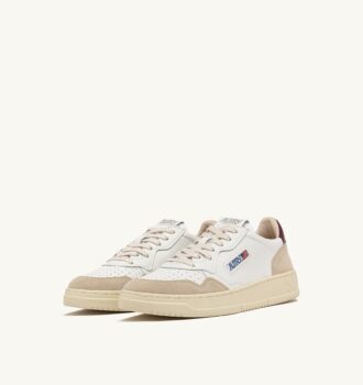 BASKETS MEDALIST LOW EN DAIM ET CUIR BLANC ET BURGUNDY