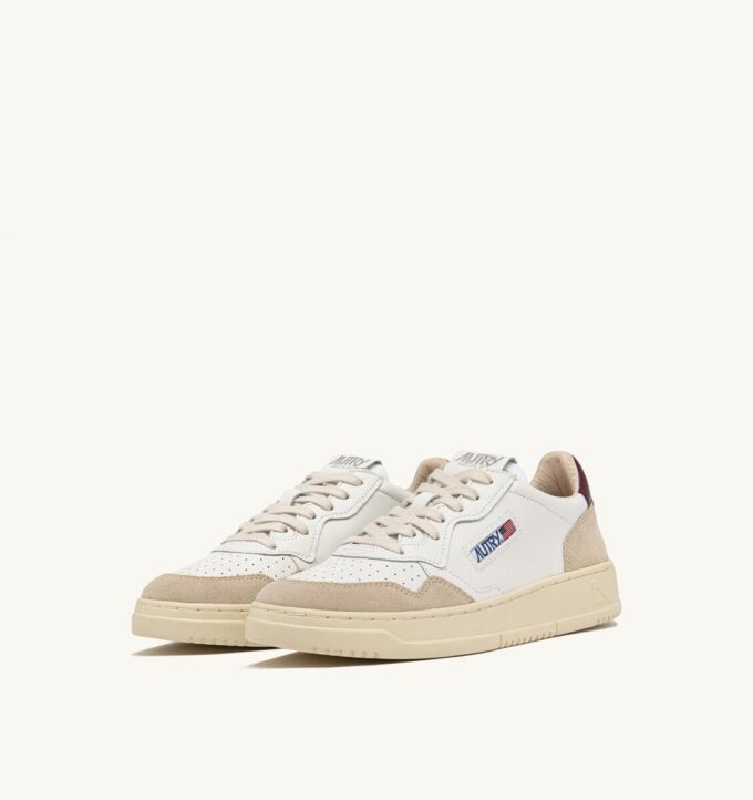 BASKETS MEDALIST LOW EN DAIM ET CUIR BLANC ET BURGUNDY BASKETS MEDALIST LOW EN DAIM ET CUIR BLANC ET BURGUNDY