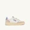BASKETS MEDALIST LOW IN SUEDE EN CUIR BLANC ET DELLA ROBBIA BLUE BASKETS MEDALIST LOW IN SUEDE EN CUIR BLANC ET DELLA ROBBIA BLUE