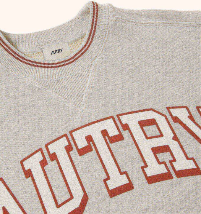 COLLEGE SWEATSHIRT MAN