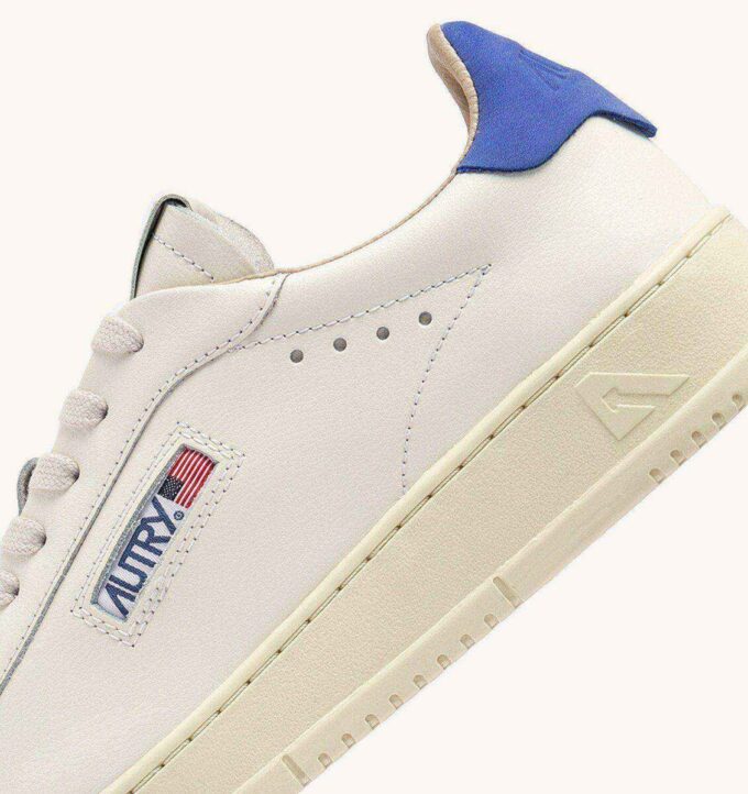 DALLAS LOW SNEAKERS IN MARSHMALLOW AND BLUE LEATHER