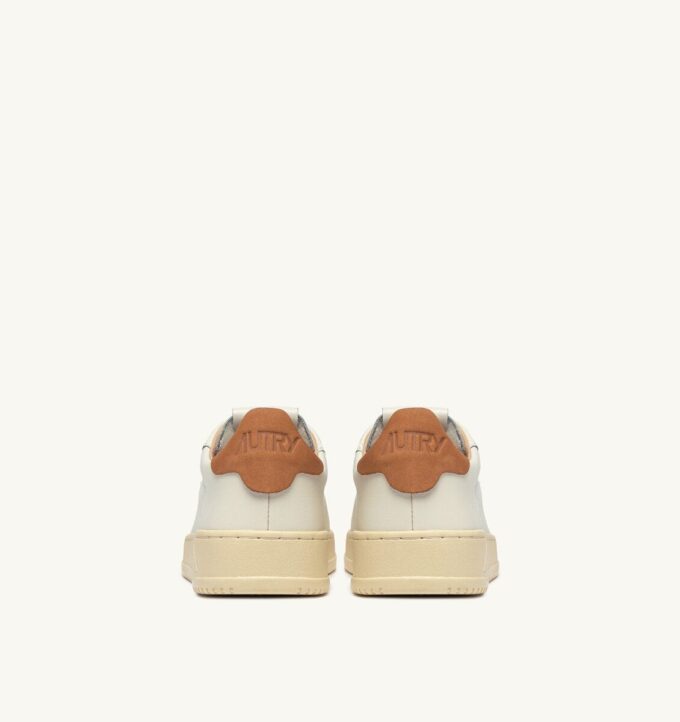 DALLAS LOW SNEAKERS IN MARSHMALLOW AND BROWN SUGAR LEATHER DALLAS LOW SNEAKERS IN MARSHMALLOW AND BROWN SUGAR LEATHER