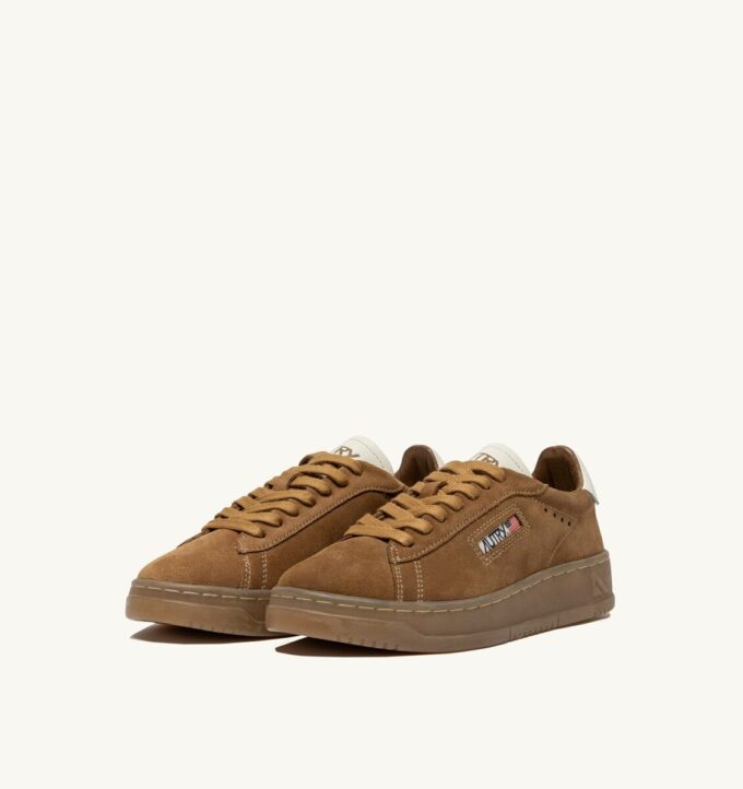 DALLAS LOW SNEAKERS IN MARSHMALLOW AND CIGAR SUEDE DALLAS LOW SNEAKERS IN MARSHMALLOW AND CIGAR SUEDE