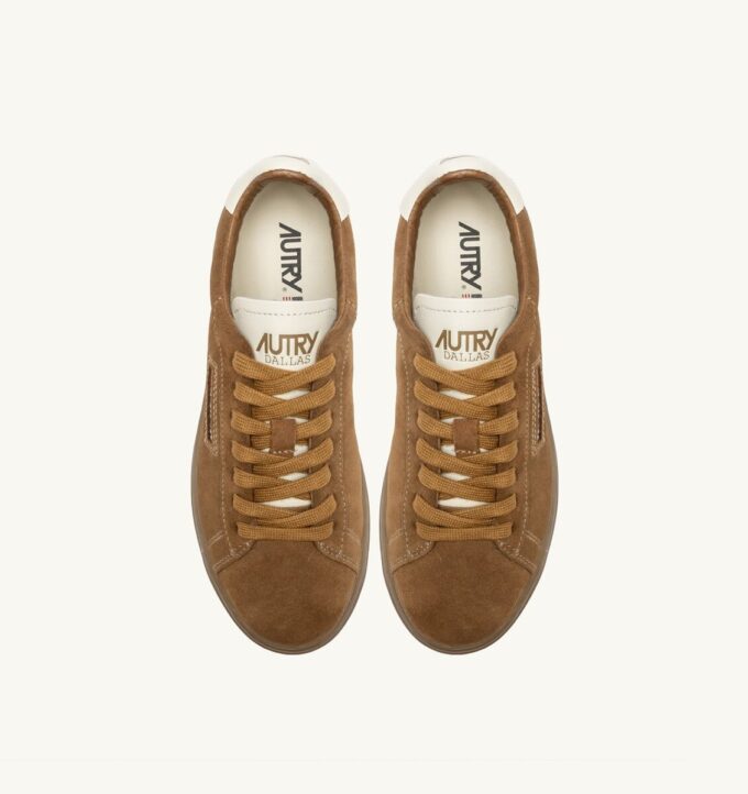 DALLAS LOW SNEAKERS IN MARSHMALLOW AND CIGAR SUEDE DALLAS LOW SNEAKERS IN MARSHMALLOW AND CIGAR SUEDE