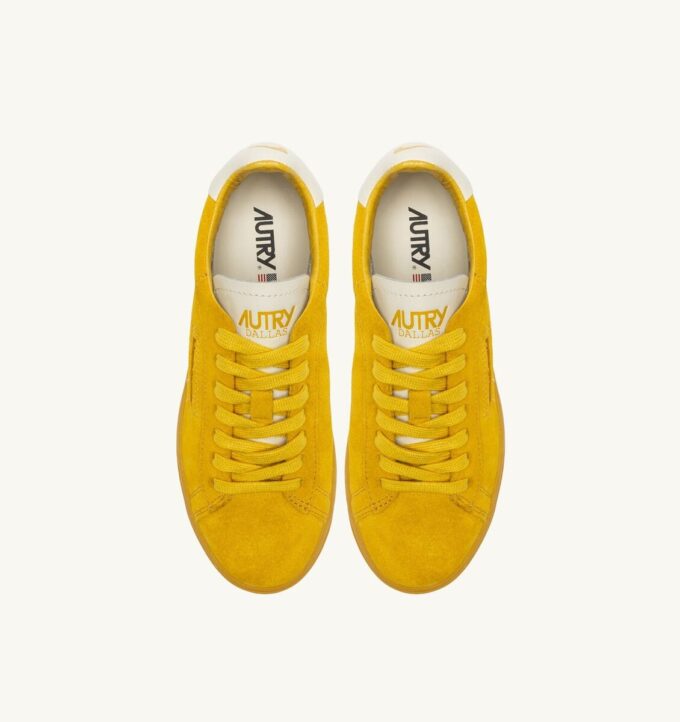 DALLAS LOW SNEAKERS IN MARSHMALLOW AND YELLOW SUEDE DALLAS LOW SNEAKERS IN MARSHMALLOW AND YELLOW SUEDE