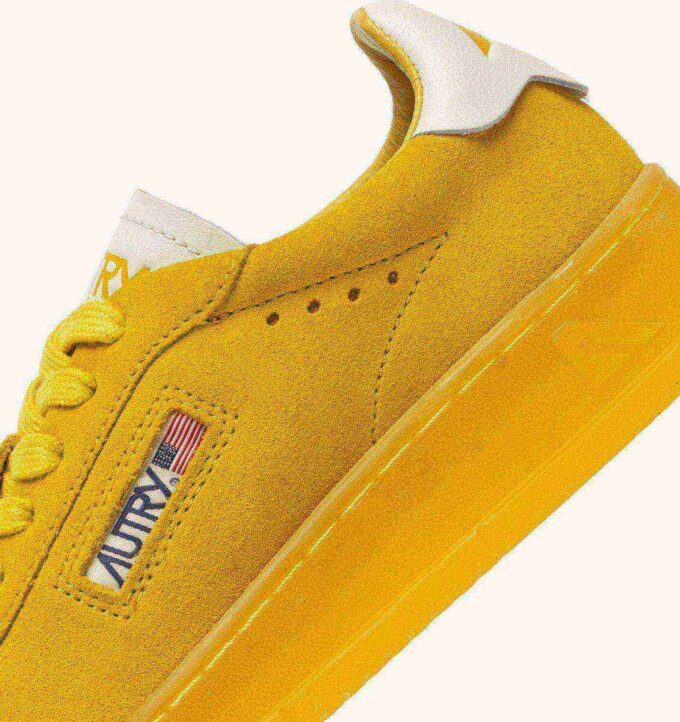 DALLAS LOW SNEAKERS IN MARSHMALLOW AND YELLOW SUEDE DALLAS LOW SNEAKERS IN MARSHMALLOW AND YELLOW SUEDE