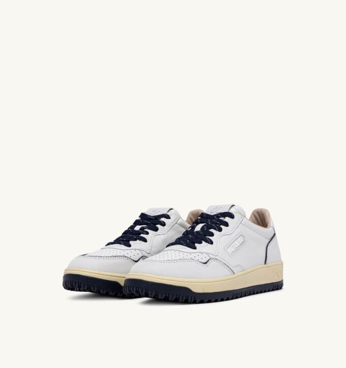 GOLF LOW SNEAKERS IN WHITE AND NAVY LEATHER