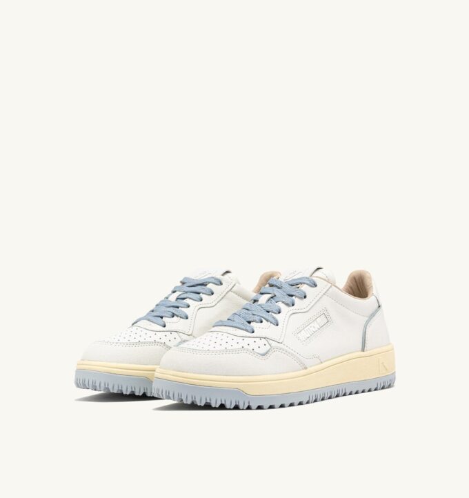 GOLF LOW SNEAKERS IN WHITE AND PEARL BLUE LEATHER GOLF LOW SNEAKERS IN WHITE AND PEARL BLUE LEATHER