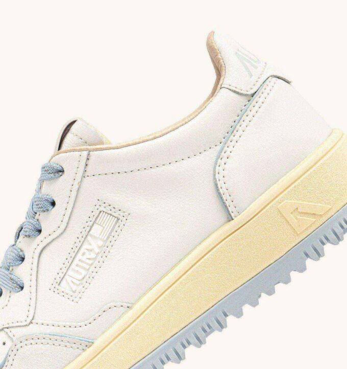 GOLF LOW SNEAKERS IN WHITE AND PEARL BLUE LEATHER GOLF LOW SNEAKERS IN WHITE AND PEARL BLUE LEATHER