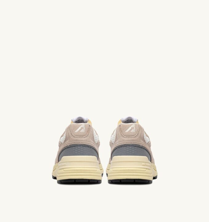 HYPERWAY SNEAKERS IN SAND BROWN AND SILVER-TONE SUEDE AND MESH