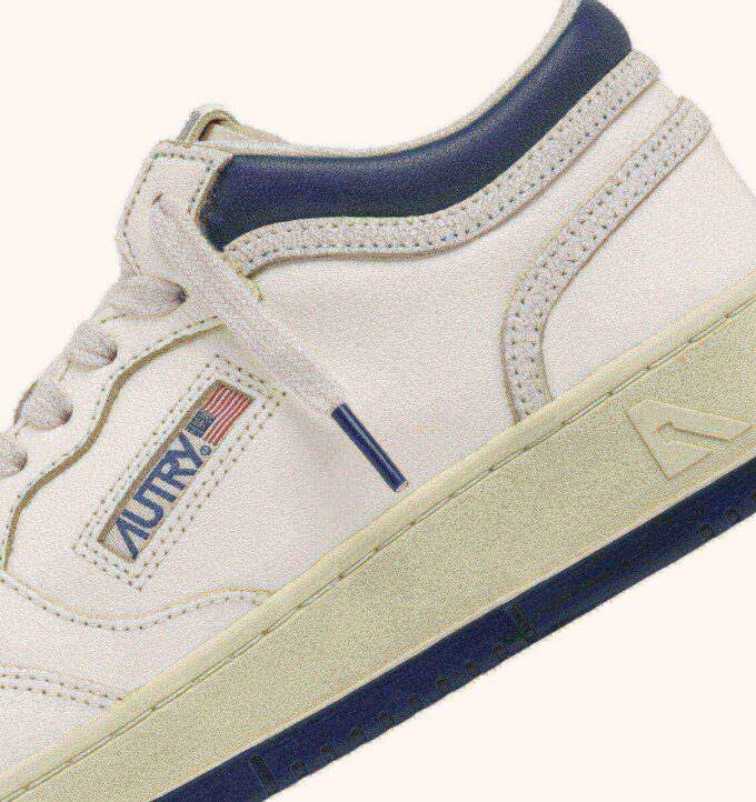 MED-WAY SNEAKERS IN LEATHER COLOR MARSHMALLOW AND ENSIGN BLUE MED-WAY SNEAKERS IN LEATHER COLOR MARSHMALLOW AND ENSIGN BLUE