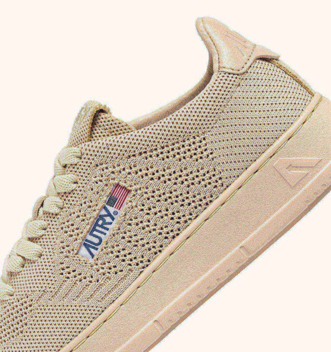 MEDALIST EASEKNIT LOW SNEAKERS IN CREME BRULEE KNIT