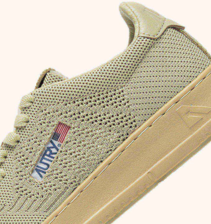 MEDALIST EASEKNIT LOW SNEAKERS IN HAY KNIT