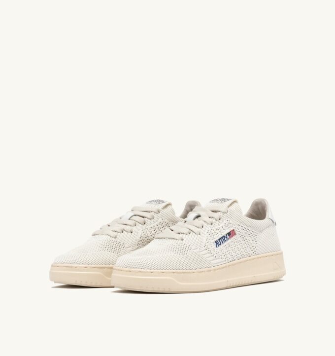 MEDALIST EASEKNIT LOW SNEAKERS IN IVORY WHITE FABRIC MEDALIST EASEKNIT LOW SNEAKERS IN IVORY WHITE FABRIC