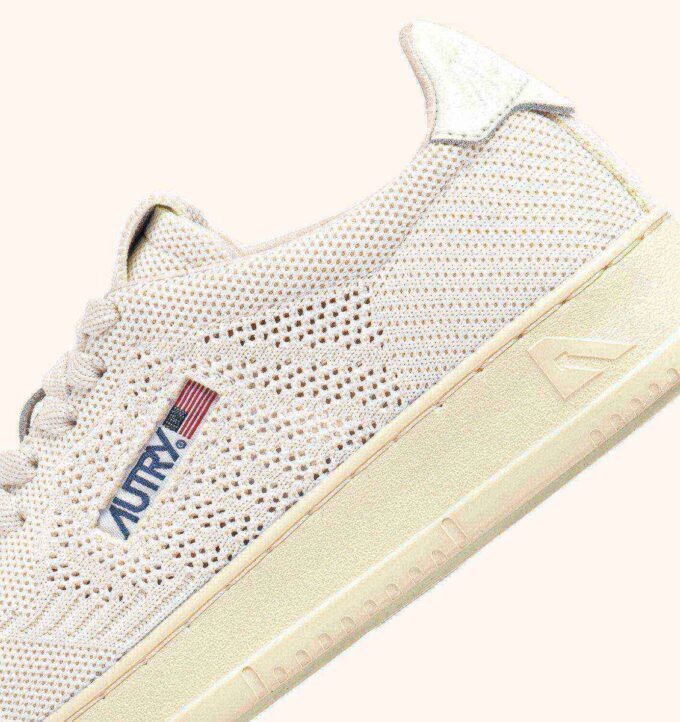 MEDALIST EASEKNIT LOW SNEAKERS IN IVORY WHITE FABRIC MEDALIST EASEKNIT LOW SNEAKERS IN IVORY WHITE FABRIC
