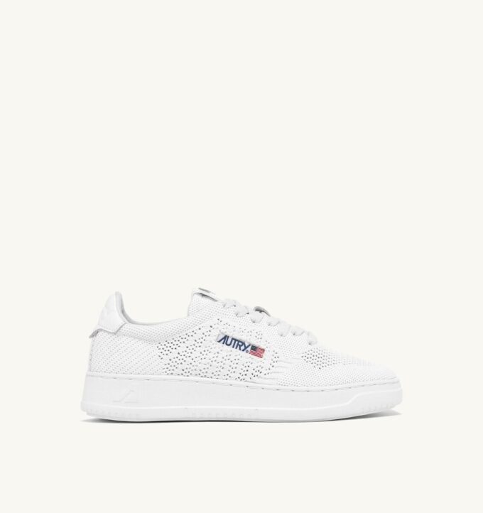 MEDALIST EASEKNIT LOW SNEAKERS IN WHITE KNIT MEDALIST EASEKNIT LOW SNEAKERS IN WHITE KNIT