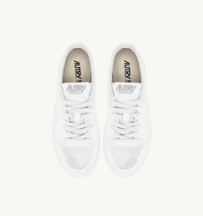 MEDALIST EASEKNIT LOW SNEAKERS IN WHITE KNIT