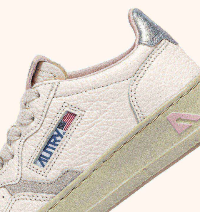 MEDALIST KIDS LOW SNEAKERS IN LEATHER COLOR SAND AND CREOLE PINK