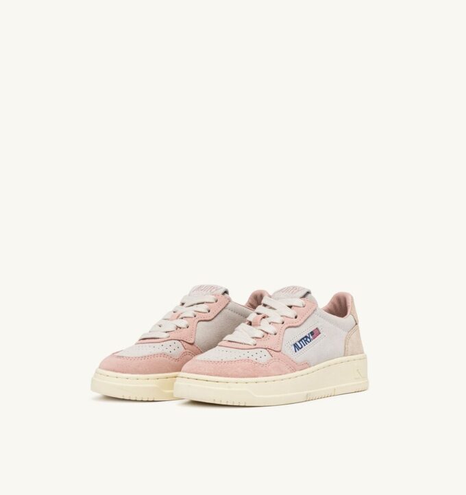 MEDALIST KIDS LOW SNEAKERS IN POWDER PINK AND SAND IN SUEDE