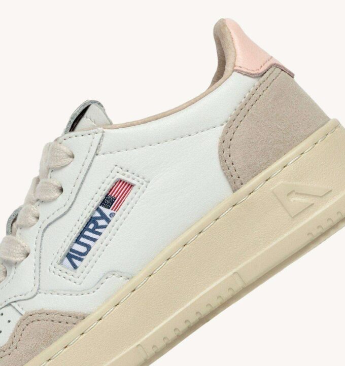 MEDALIST KIDS LOW SNEAKERS IN WHITE AND CREOLE PINK SUEDE