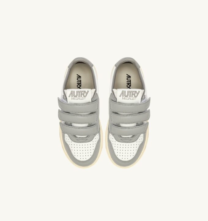 MEDALIST KIDSTRIPES LOW BICOLOR SNEAKERS IN WHITE AND LIGHT GRAY LEATHER MEDALIST KIDSTRIPES LOW BICOLOR SNEAKERS IN WHITE AND LIGHT GRAY LEATHER