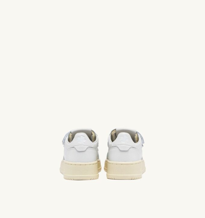 MEDALIST KIDSTRIPES LOW SNEAKERS IN WHITE LEATHER MEDALIST KIDSTRIPES LOW SNEAKERS IN WHITE LEATHER