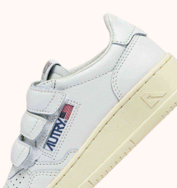 MEDALIST KIDSTRIPES LOW SNEAKERS IN WHITE LEATHER MEDALIST KIDSTRIPES LOW SNEAKERS IN WHITE LEATHER