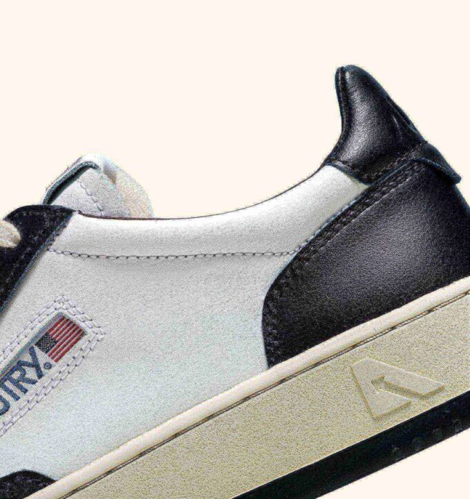 MEDALIST LOW BICOLOR SNEAKERS IN WHITE AND BLACK LEATHER MEDALIST LOW BICOLOR SNEAKERS IN WHITE AND BLACK LEATHER