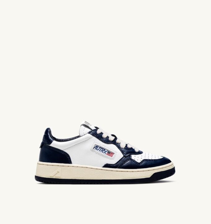 MEDALIST LOW BICOLOR SNEAKERS IN WHITE AND BLUE LEATHER MEDALIST LOW BICOLOR SNEAKERS IN WHITE AND BLUE LEATHER