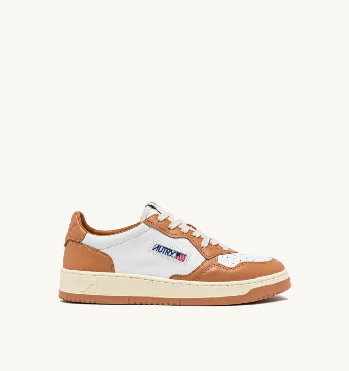 MEDALIST LOW BICOLOR SNEAKERS IN WHITE AND SAND STORM LEATHER MEDALIST LOW BICOLOR SNEAKERS IN WHITE AND SAND STORM LEATHER