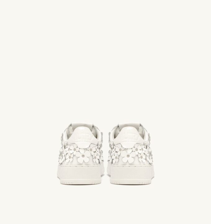 MEDALIST LOW ‘BLOOMING’ SNEAKERS IN PATENT LEATHER COLOR WHITE