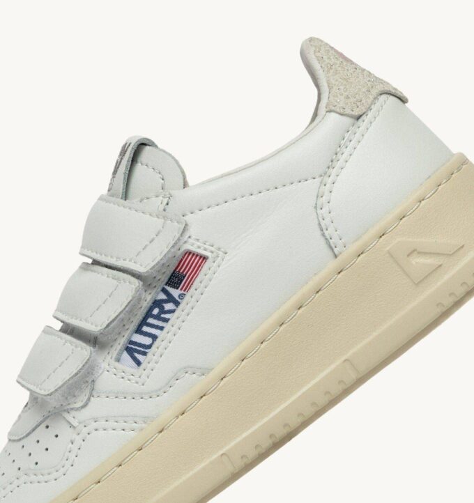 MEDALIST LOW KIDSTRIPES SNEAKERS IN LEATHER COLOR WHITE AND GLITTER MEDALIST LOW KIDSTRIPES SNEAKERS IN LEATHER COLOR WHITE AND GLITTER