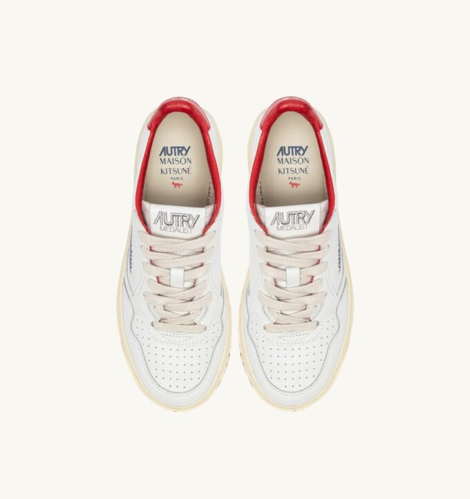 MEDALIST LOW ‘MAISON KITSUNÉ’ SNEAKERS IN WHITE AND CLAY RED LEATHER MEDALIST LOW ‘MAISON KITSUNÉ’ SNEAKERS IN WHITE AND CLAY RED LEATHER