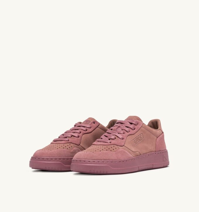 MEDALIST LOW SNEAKERS IN ASH ROSE NUBUCK LEATHER AND SUEDE