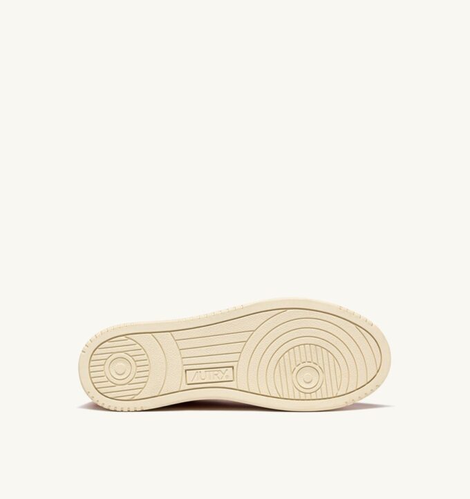 MEDALIST LOW SNEAKERS IN FANTA AND OFF WHITE SUEDE