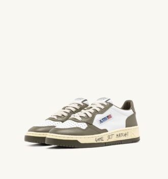 MEDALIST LOW SNEAKERS IN LEATHER COLOR WHITE AND COVERT GREEN WITH LETTERING