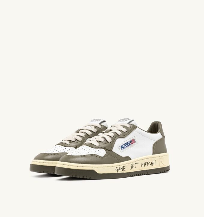 MEDALIST LOW SNEAKERS IN LEATHER COLOR WHITE AND COVERT GREEN WITH LETTERING MEDALIST LOW SNEAKERS IN LEATHER COLOR WHITE AND COVERT GREEN WITH LETTERING