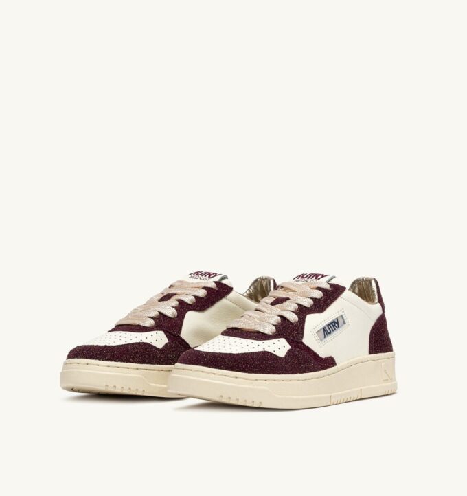 MEDALIST LOW SNEAKERS IN LEATHER MARSHMALLOW AND AMARONE GLITTER