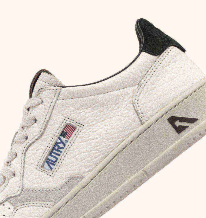 MEDALIST LOW SNEAKERS IN LEATHER WITH BLACK AND PINECONE DETAILS MEDALIST LOW SNEAKERS IN LEATHER WITH BLACK AND PINECONE DETAILS