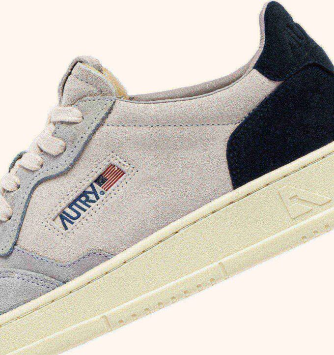 MEDALIST LOW SNEAKERS IN LOFT GRAY AND SPACE BLUE SUEDE