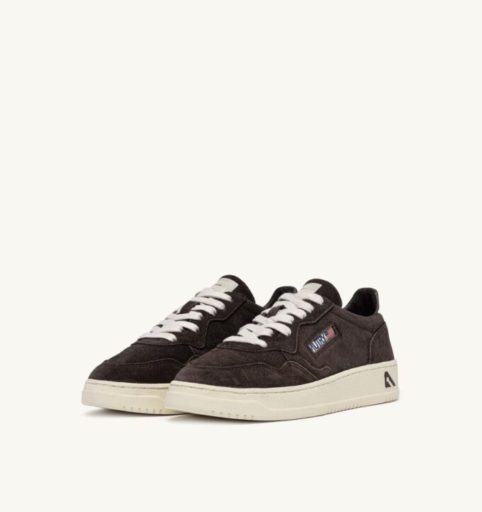 MEDALIST LOW SNEAKERS IN MOKA AND OFF WHITE SUEDE