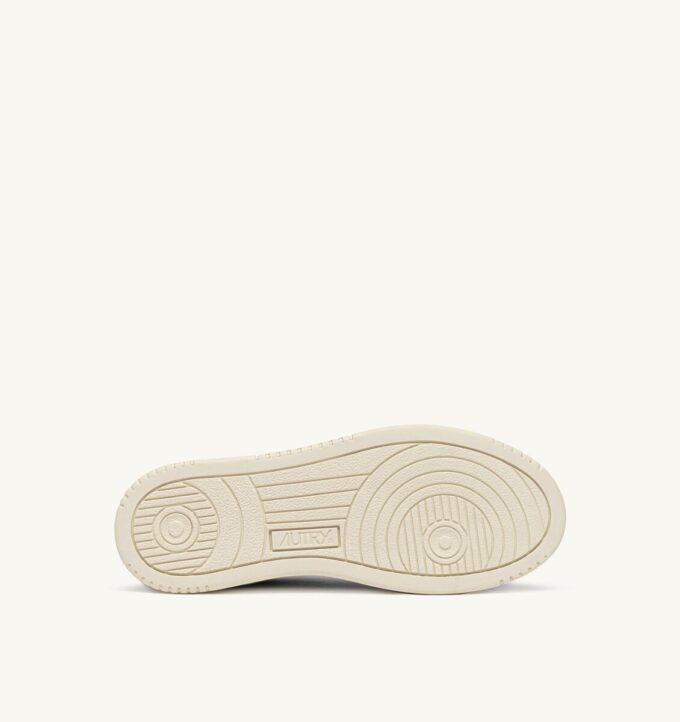 MEDALIST LOW SNEAKERS IN MOKA AND OFF WHITE SUEDE