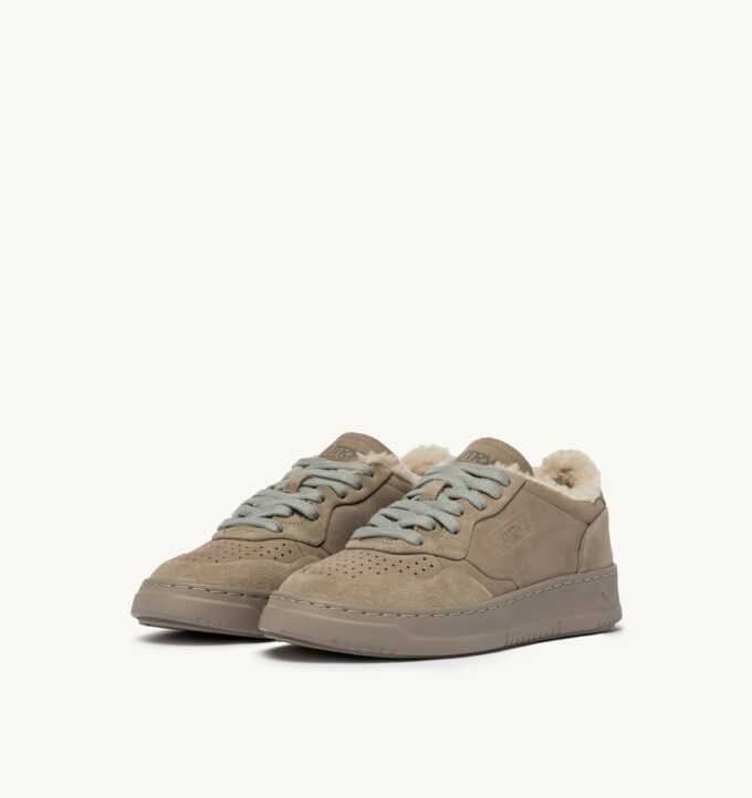 MEDALIST LOW SNEAKERS IN NUBUCK LEATHER SUEDE AND SHEARLING COLOR LONDON FOG MEDALIST LOW SNEAKERS IN NUBUCK LEATHER SUEDE AND SHEARLING COLOR LONDON FOG