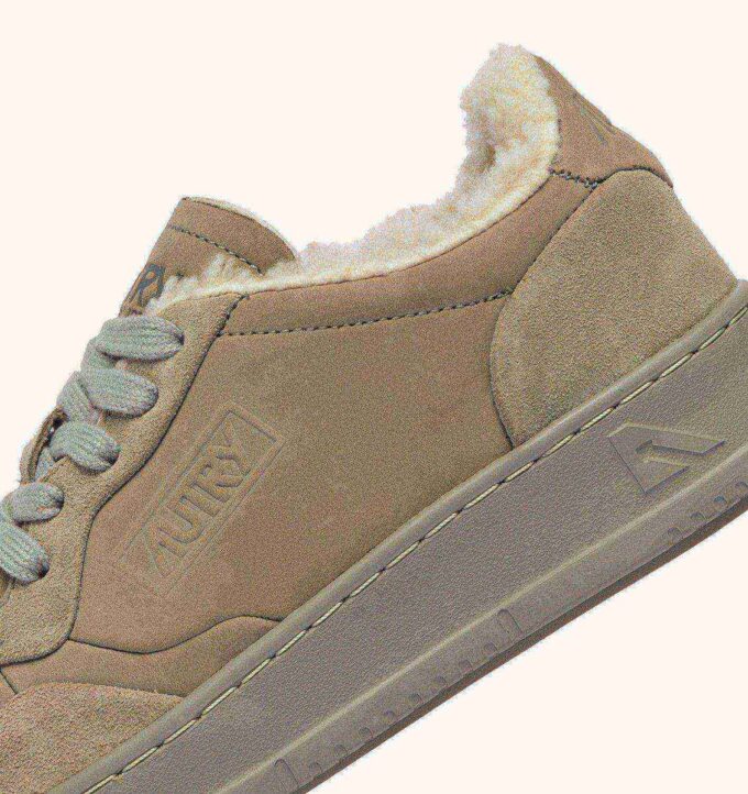 MEDALIST LOW SNEAKERS IN NUBUCK LEATHER SUEDE AND SHEARLING COLOR LONDON FOG MEDALIST LOW SNEAKERS IN NUBUCK LEATHER SUEDE AND SHEARLING COLOR LONDON FOG